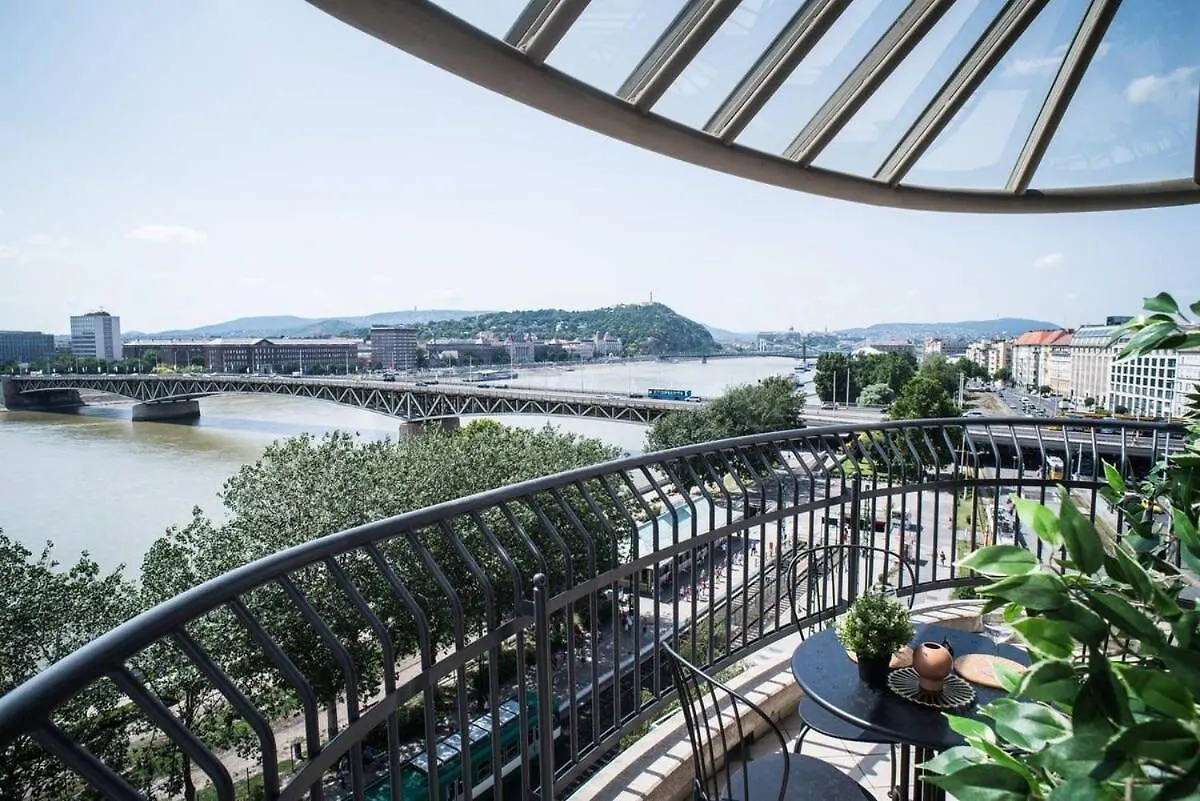 Two-Storey Riverside Panorama Apartment Budapest