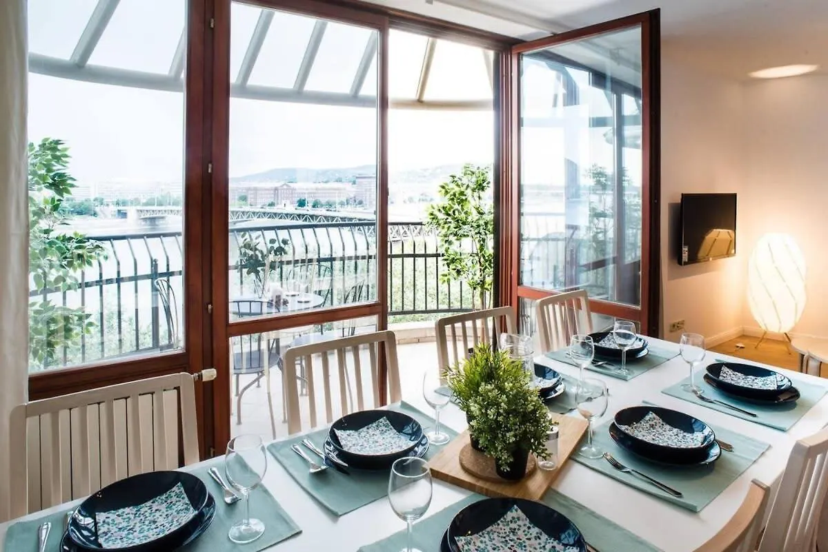 Two-Storey Riverside Panorama Apartment Budapest
